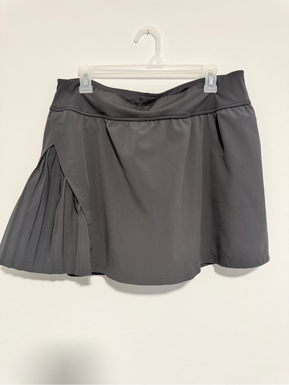 Xersion Black Mini Skort with Side Pleat Panel